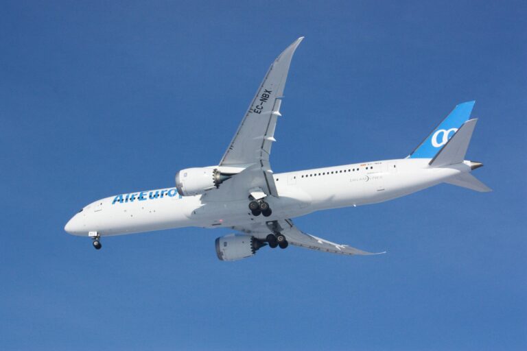 AIR EUROPA ajusta su oferta e incorpora 11 aviones a su flota