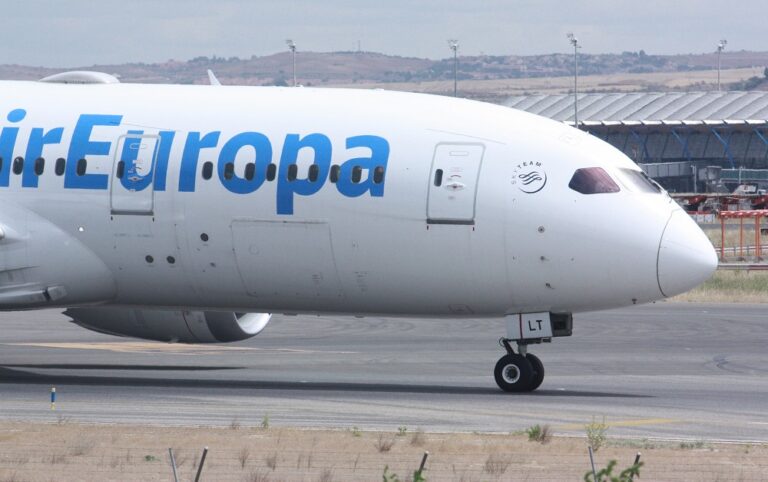 AIR EUROPA abre nuevas rutas a Atenas y Alguero