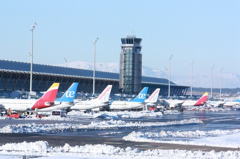 AENA registra 20,4 millones de pasajeros en los aeropuertos españoles durante abril