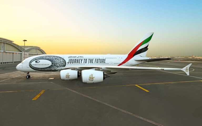 EMIRATES presenta una librea personalizada en la flota A380 como patrocinio del Museo del Futuro
