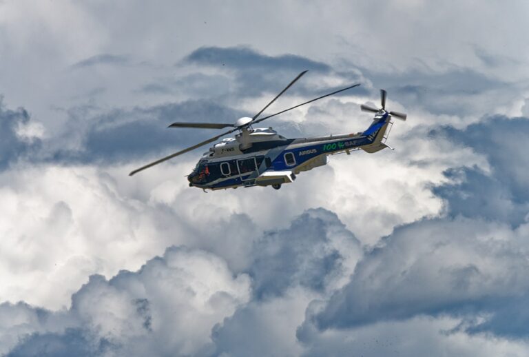AIRBUS realiza el primer vuelo de un helicóptero propulsado únicamente por combustible SAF