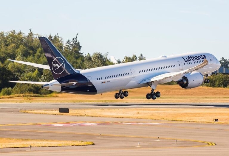 LUFTHANSA recibe su primer Boeing 787