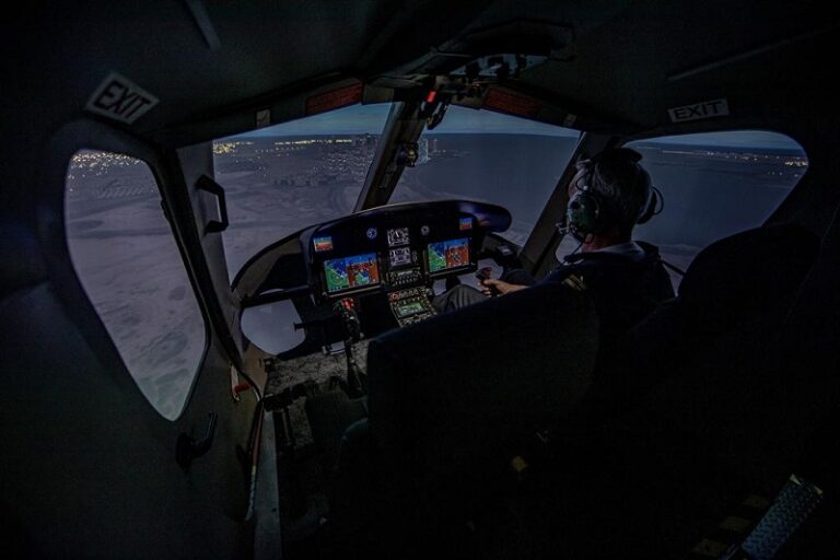 ENTROL vende un simulador del helicóptero AS350 a ALPHA AVIATION 