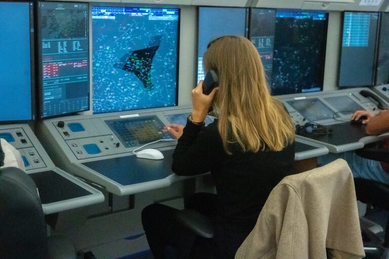 EUROCONTROL registra un tráfico récord en verano con 677.010 vuelos