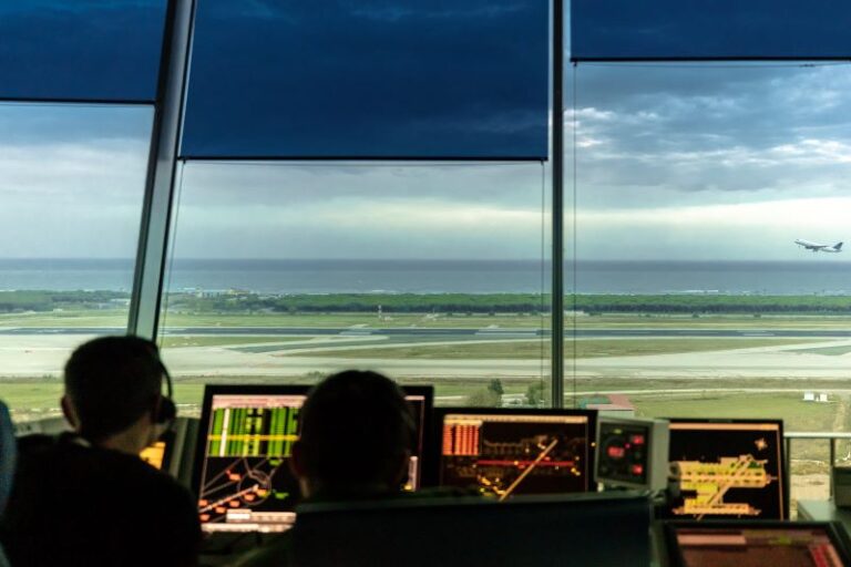 ENAIRE cierra 2025 con el mayor volumen de vuelos gestionados de su historia