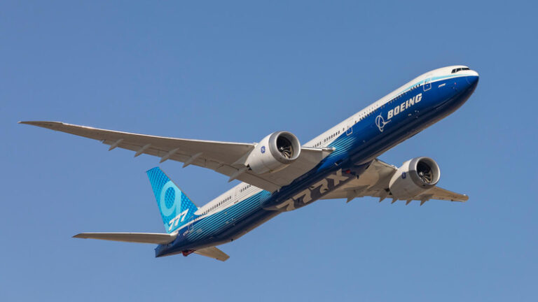 BOEING recibe la certificación para los dispositivos de entrenamiento del 777‑9