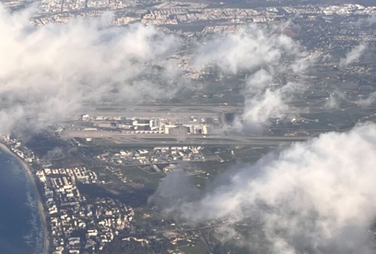 Guerra abierta entre Aena y las aerolíneas por las tasas