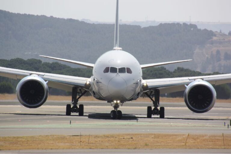 AIR EUROPA firma un acuerdo de código compartido con SKY AIRLINE